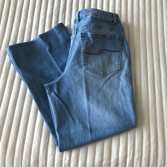 Talbots size 6 petite jeans light wash 5 pocket embellishments on back p… - Picture 3 of 10